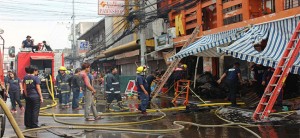 19-hour fire destroys dept store