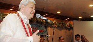 Borja swears in three press club directors