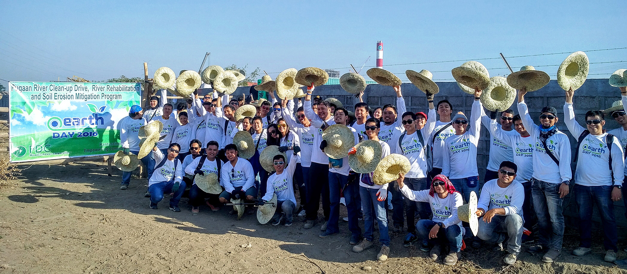 Earth Day 2016.Together with its stakeholder partners, FDC Misamis Power Corporation leads the clean-up drive and bamboo planting at Pugaan River. A total of 98 volunteers recently participated in this environmental initiative as part of FDC Misamis’ commitment to the “Adopt-an-Estero/Water Body Program (AEWBP).” 