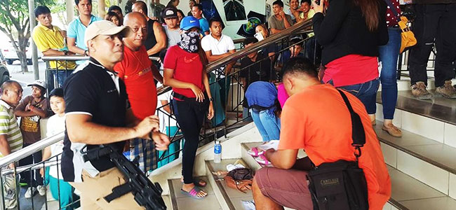 3 suspected shabu dealers fall in mall, Lapasan slum