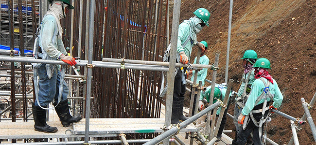 Power firm experiencing delays in P13-b project