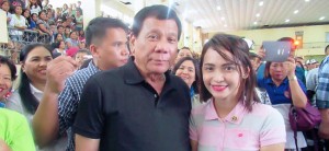 Duterte flirts with emcee in Surigao
