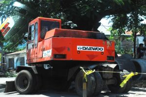 Earthmoving equipment