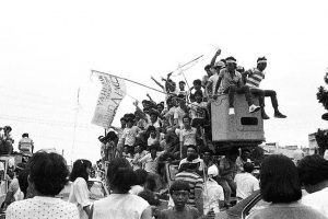 How they overthrew a regime before Facebook era: ‘Pasa bilis’