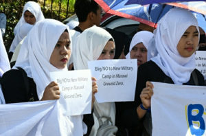 Angry Marawi folk demand to return to their homes after 2 years of living in tents
