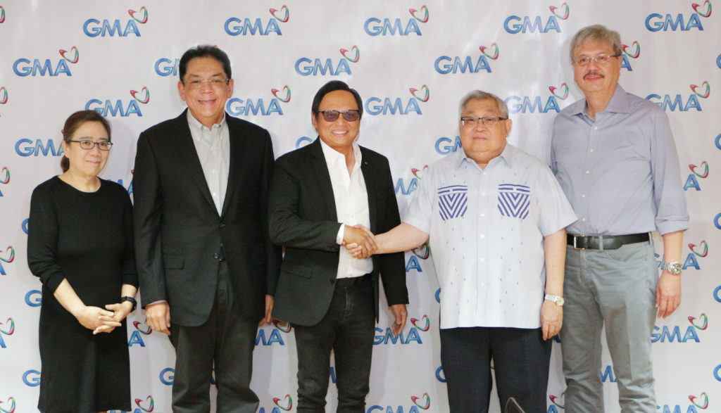 Arnold Clavio inks exclusive contract with GMA anew