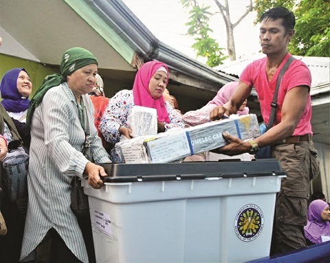 A billion-peso blunder: 6 in 10 machines to verify voters conked out, not used at all