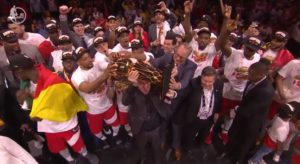 Raptors rip Warriors