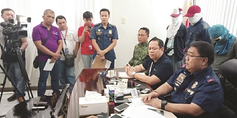 Alagar presents 3 masked ‘guerrillas’