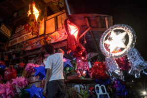 Goking cautions public versus substandard Christmas lights