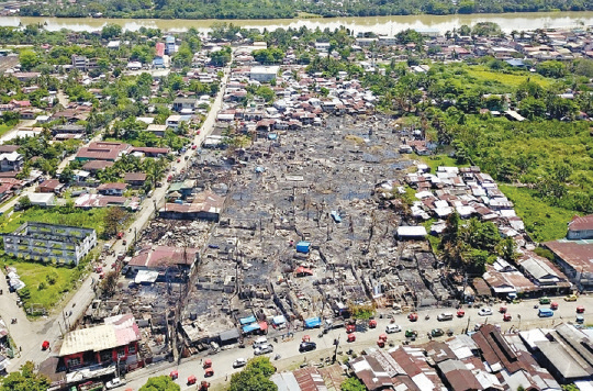 Different groups launch separate relief campaigns for  fire victims