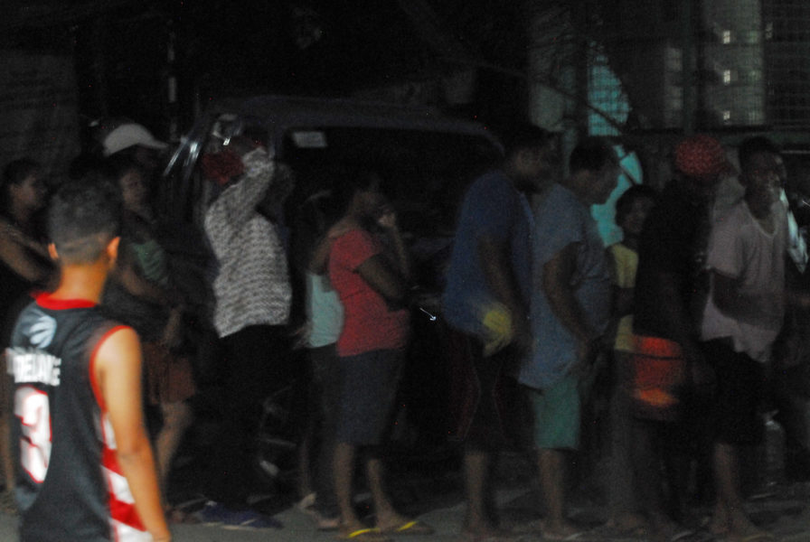 Consolacion distributes food donation at curfew hours