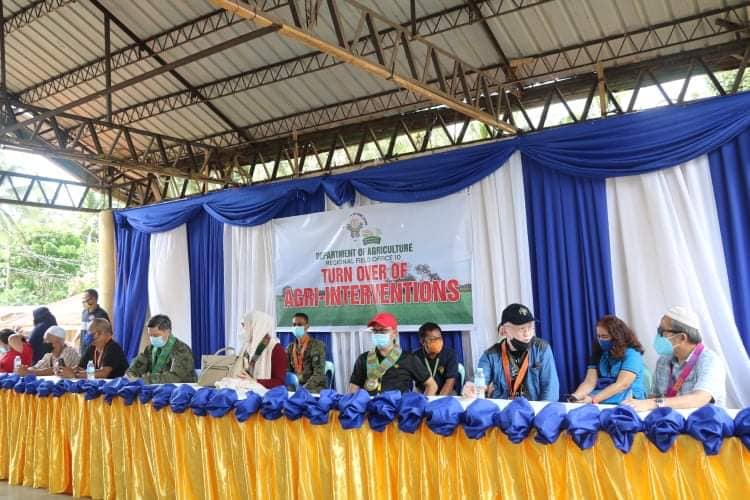 Munai town farmers receive cash aid to boost rice prod'n