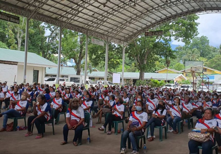 Gingoog's 250 ex-NPA mass leaders pledge loyalty to gov't, says Army