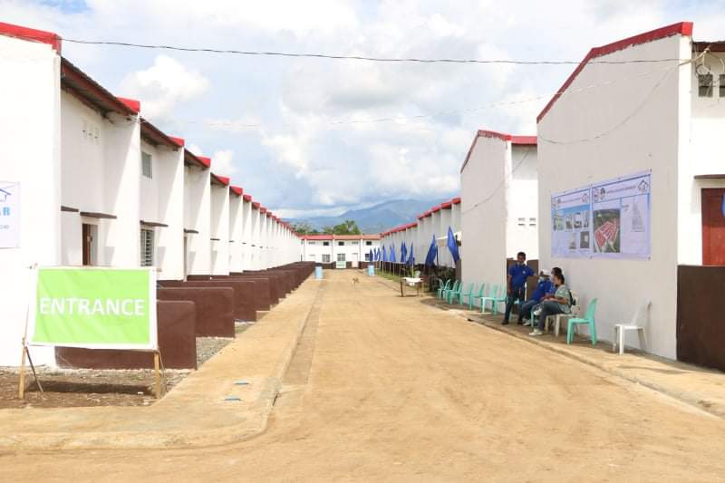 100 ex-NPA rebels get E-Clip housing in Bukidnon