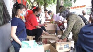 4ID helps volunteers set-up community pantry in Oro