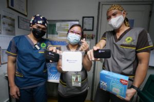 500 PGH Covid-19 frontliners given aid, network by Globe, Ayala groups