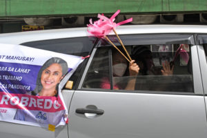 Leni supporters take to the road