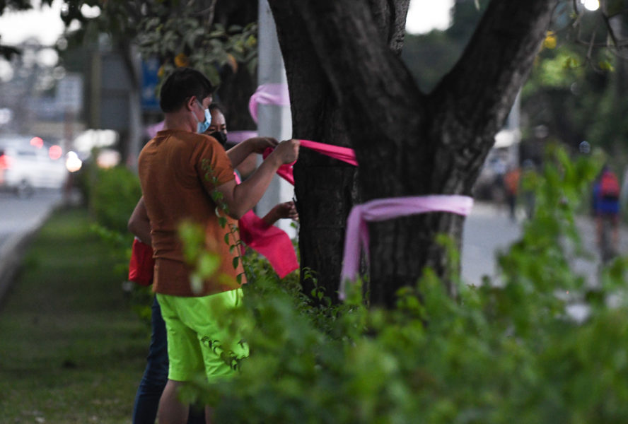 LOOK: Painting Oro pink