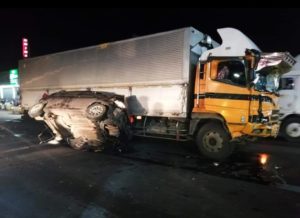 3 hurt as truck loses control in Upper Puerto