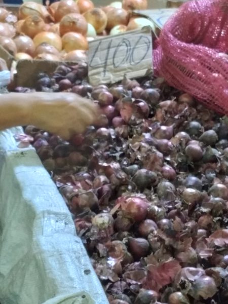 Prices give Oro buyers another reason to cry over shallots