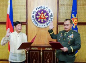 Marcos appoints Centino, returns as AFP chief