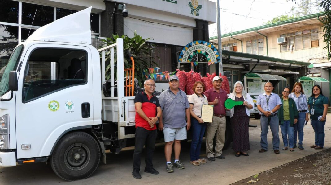 Sumilao town govt gets P2-m Kadiwa grant from DA-10