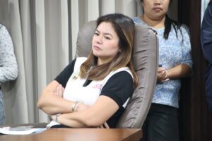 Councilor blasts city over delayed scholar allowances, worker pay