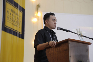 PHINMA honors exemplary scholar-graduate for making lives better
