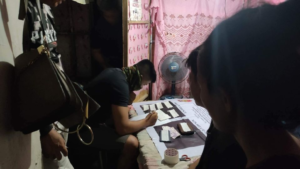 2 women arrested for selling drugs