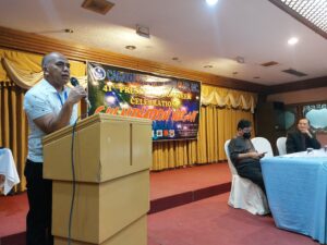 Cocpo top brass vows transparency
