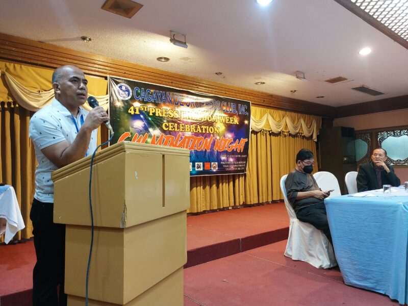 Cocpo top brass vows transparency