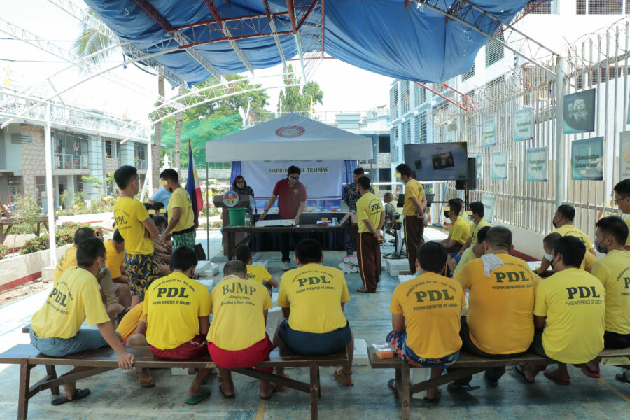 DA-10 shows Snap hydroponics to Oro PDLs