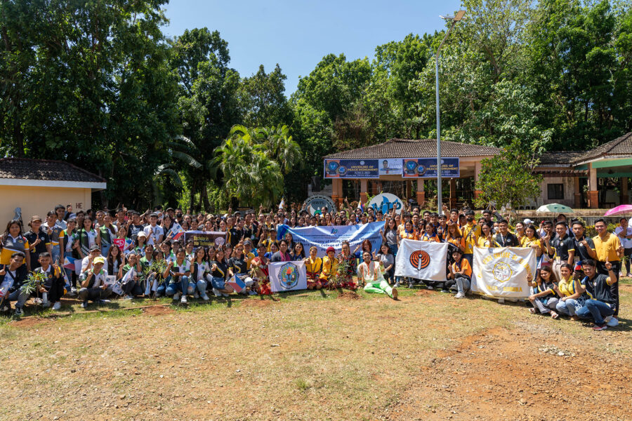Peace monuments unveiled to commemorate decade-long peace movement