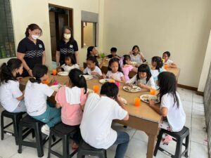 Metrobank lends a helping hand to feed 3,500 Manilenos
