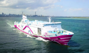 Shipping line makes a huge splash in Oro