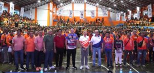 MisOcc governor leads AKAP distribution to 2,500 trike drivers