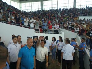 Marcos tackles Oro water crisis