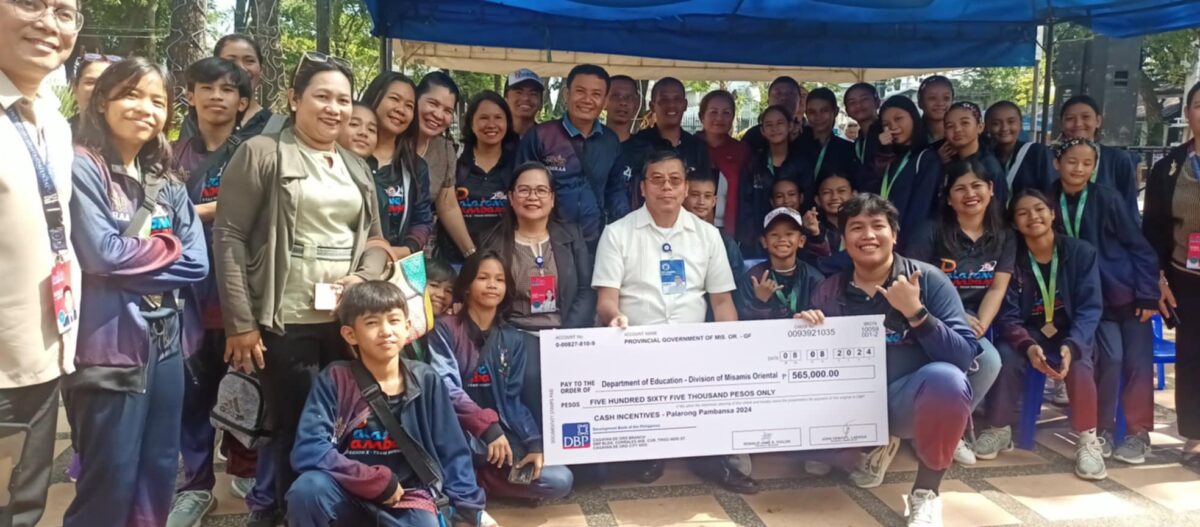 Capitol rewards Misor’s Palaro winners with early Holiday gifts