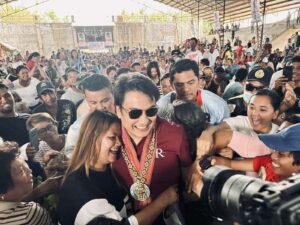 Revilla distributes aid to thousands in Mindanao