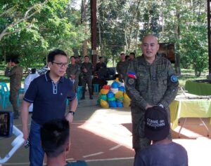 37 former rebels rejoin society in Bukidnon ceremony