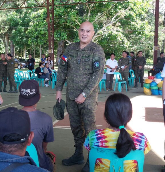 Army urges commies to yield for peace plan