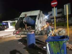 City hall tackles garbage crisis; Tencil still silent