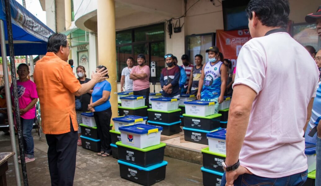 Rodriguez aids flood victims