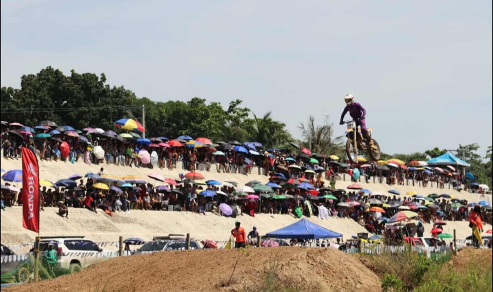 Higalaay motocross crowns champions
