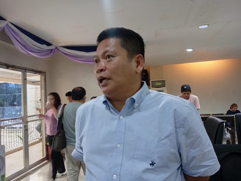 Yasay raises security concerns over pay scheme; hits Uy’s ‘meet and grill’