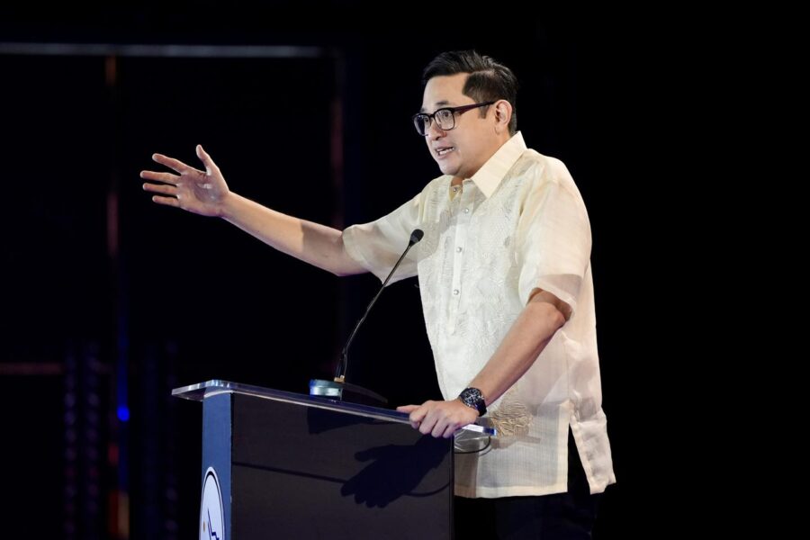 Aquino pushes blockchain budget bill to fight corruption