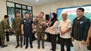 Munai residents trade weapons for safety