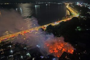 Evening raze renders a community in Lapasan homeless