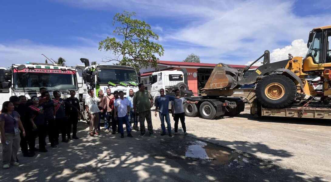 INTER-LGU AID FOR ROAD CLEARING IN ILIGAN. The Cagayan de Oro City local government has deployed personnel and heavy equipment—including dump trucks, water tankers, and a payloader—to assist ongoing road clearing operations in Iligan City following the devastation caused by Tropical Storm Basyang. The move, ordered by City Mayor Rolando “Klarex” Uy, reflects the spirit of bayanihan and inter-city cooperation in times of disaster. (Photos courtesy of CIO)
